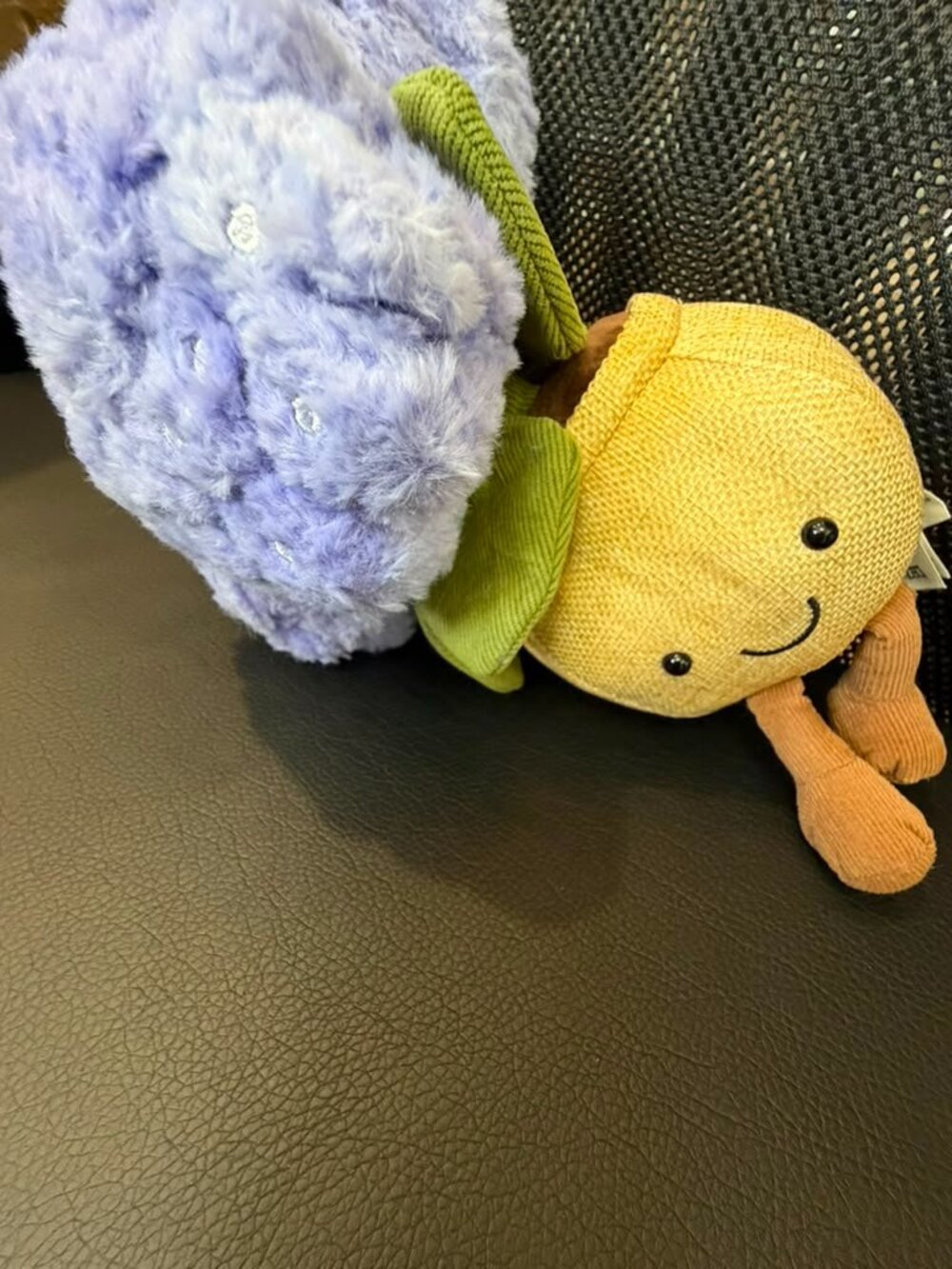 Jellycat Amuseables Hydrangea 9.4x3.9x3.9" Soft & Plush BNWT Authentic - Picture 2 of 7